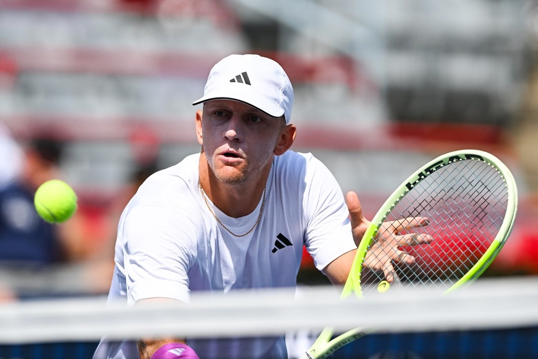 Alejandro Davidovich Fokina upsets Daniil Medvedev in Montreal